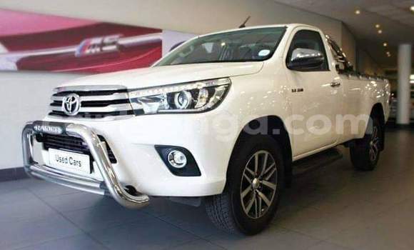 Acheter Occasion Voiture Toyota Hilux Blanc à Mbabane, Manzini Acheter Occasion Voiture Toyota Hilux Blanc à Mbabane, Manzini
