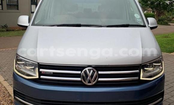 Nunua Ilio tumika Volkswagen Caravelle Blue Gari ndani ya Manzini nchini Manzini