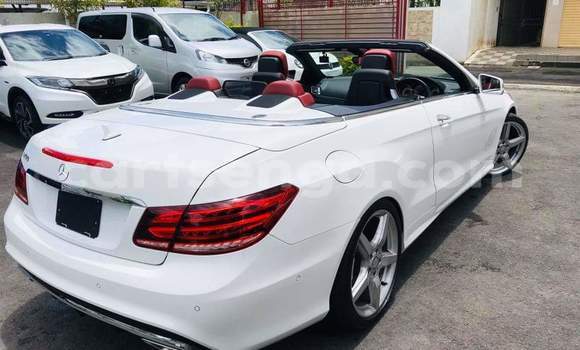 Acheter Occasion Voiture Mercedes‒Benz C–Class Blanc à Ezulwini, Hhohho Acheter Occasion Voiture Mercedes‒Benz C–Class Blanc à Ezulwini, Hhohho