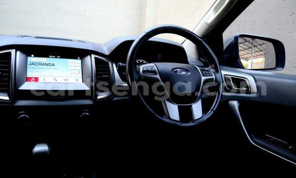 Buy Used Ford Everest Silver Car in Nhlangano in Shiselweni District Buy Used Ford Everest Silver Car in Nhlangano in Shiselweni District