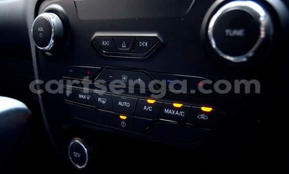 Buy Used Ford Everest Silver Car in Nhlangano in Shiselweni District Buy Used Ford Everest Silver Car in Nhlangano in Shiselweni District