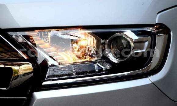 Buy Used Ford Everest Silver Car in Nhlangano in Shiselweni District Buy Used Ford Everest Silver Car in Nhlangano in Shiselweni District