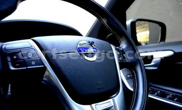 Acheter Occasion Voiture Volvo XC60 Rouge à Mbabane, Manzini Acheter Occasion Voiture Volvo XC60 Rouge à Mbabane, Manzini