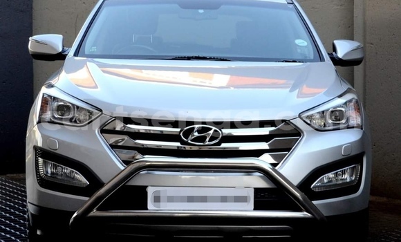 Buy Used Hyundai Santa Fe Silver Car in Nhlangano in Shiselweni District Buy Used Hyundai Santa Fe Silver Car in Nhlangano in Shiselweni District