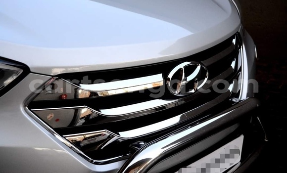 Buy Used Hyundai Santa Fe Silver Car in Nhlangano in Shiselweni District Buy Used Hyundai Santa Fe Silver Car in Nhlangano in Shiselweni District