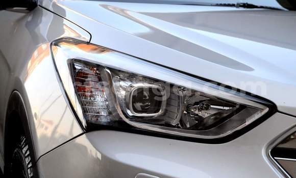 Buy Used Hyundai Santa Fe Silver Car in Nhlangano in Shiselweni District Buy Used Hyundai Santa Fe Silver Car in Nhlangano in Shiselweni District