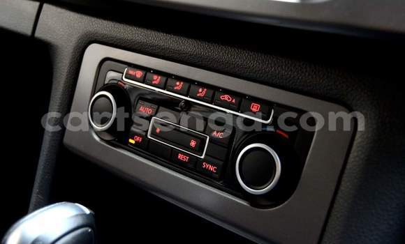 Buy Used Volkswagen Amarok White Car in Nhlangano in Shiselweni District Buy Used Volkswagen Amarok White Car in Nhlangano in Shiselweni District