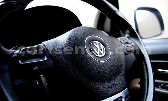 Buy Used Volkswagen Amarok White Car in Nhlangano in Shiselweni District Buy Used Volkswagen Amarok White Car in Nhlangano in Shiselweni District