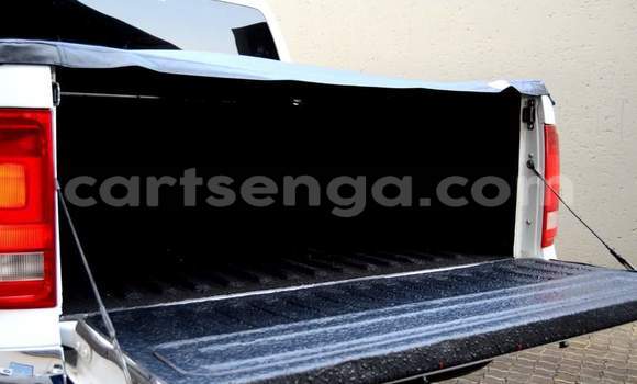 Buy Used Volkswagen Amarok White Car in Nhlangano in Shiselweni District Buy Used Volkswagen Amarok White Car in Nhlangano in Shiselweni District