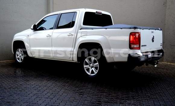 Buy Used Volkswagen Amarok White Car in Nhlangano in Shiselweni District Buy Used Volkswagen Amarok White Car in Nhlangano in Shiselweni District