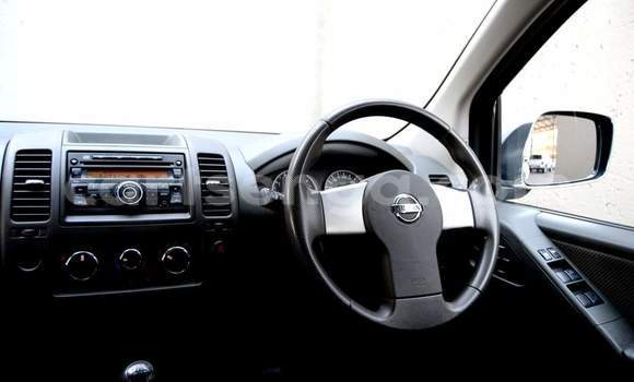 Buy Used Nissan Navara Silver Car in Nhlangano in Shiselweni District Buy Used Nissan Navara Silver Car in Nhlangano in Shiselweni District