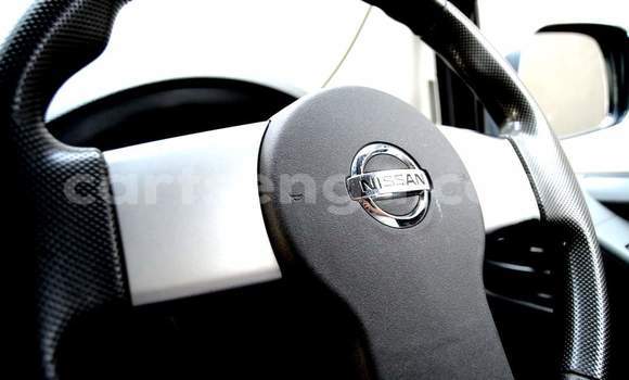 Buy Used Nissan Navara Silver Car in Nhlangano in Shiselweni District Buy Used Nissan Navara Silver Car in Nhlangano in Shiselweni District