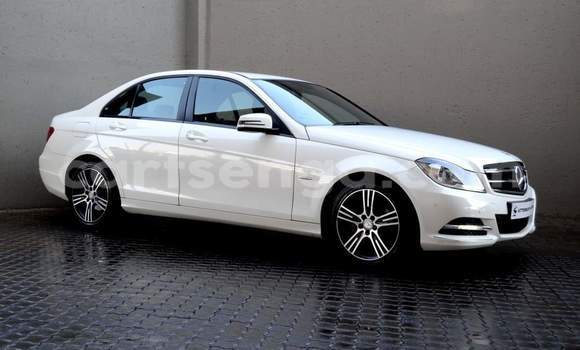 Nunua Ilio tumika Mercedes‒Benz C–Class White Gari ndani ya Nhlangano nchini Wilaya ya Shiselweni Nunua Ilio tumika Mercedes‒Benz C–Class White Gari ndani ya Nhlangano nchini Wilaya ya Shiselweni