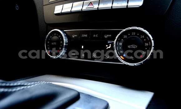 Buy Used Mercedes‒Benz C–Class White Car in Nhlangano in Shiselweni District Buy Used Mercedes‒Benz C–Class White Car in Nhlangano in Shiselweni District