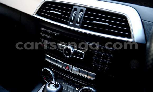 Buy Used Mercedes‒Benz C–Class White Car in Nhlangano in Shiselweni District Buy Used Mercedes‒Benz C–Class White Car in Nhlangano in Shiselweni District