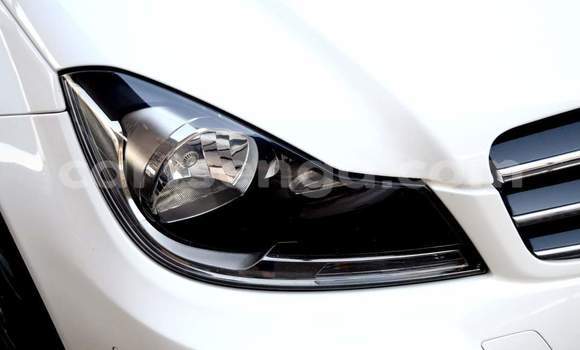 Buy Used Mercedes‒Benz C–Class White Car in Nhlangano in Shiselweni District Buy Used Mercedes‒Benz C–Class White Car in Nhlangano in Shiselweni District
