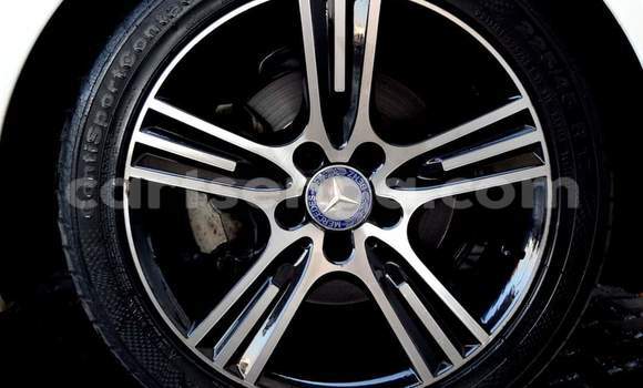 Buy Used Mercedes‒Benz C–Class White Car in Nhlangano in Shiselweni District Buy Used Mercedes‒Benz C–Class White Car in Nhlangano in Shiselweni District