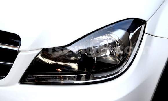 Buy Used Mercedes‒Benz C–Class White Car in Nhlangano in Shiselweni District Buy Used Mercedes‒Benz C–Class White Car in Nhlangano in Shiselweni District