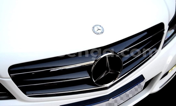 Buy Used Mercedes‒Benz C–Class White Car in Nhlangano in Shiselweni District Buy Used Mercedes‒Benz C–Class White Car in Nhlangano in Shiselweni District
