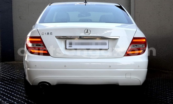 Buy Used Mercedes‒Benz C–Class White Car in Nhlangano in Shiselweni District Buy Used Mercedes‒Benz C–Class White Car in Nhlangano in Shiselweni District
