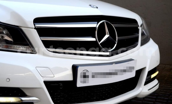 Buy Used Mercedes‒Benz C–Class White Car in Nhlangano in Shiselweni District Buy Used Mercedes‒Benz C–Class White Car in Nhlangano in Shiselweni District