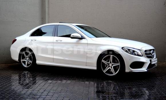 Nunua Ilio tumika Mercedes‒Benz C–Class White Gari ndani ya Nhlangano nchini Wilaya ya Shiselweni Nunua Ilio tumika Mercedes‒Benz C–Class White Gari ndani ya Nhlangano nchini Wilaya ya Shiselweni