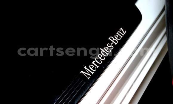 Buy Used Mercedes‒Benz C–Class White Car in Nhlangano in Shiselweni District Buy Used Mercedes‒Benz C–Class White Car in Nhlangano in Shiselweni District