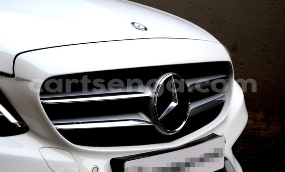 Buy Used Mercedes‒Benz C–Class White Car in Nhlangano in Shiselweni District Buy Used Mercedes‒Benz C–Class White Car in Nhlangano in Shiselweni District