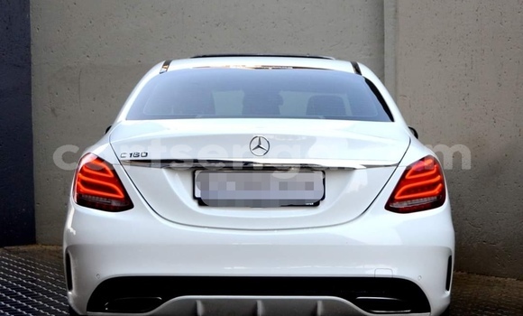 Buy Used Mercedes‒Benz C–Class White Car in Nhlangano in Shiselweni District Buy Used Mercedes‒Benz C–Class White Car in Nhlangano in Shiselweni District