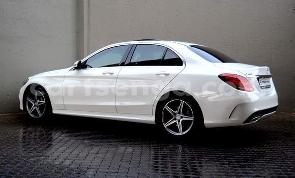 Buy Used Mercedes‒Benz C–Class White Car in Nhlangano in Shiselweni District Buy Used Mercedes‒Benz C–Class White Car in Nhlangano in Shiselweni District