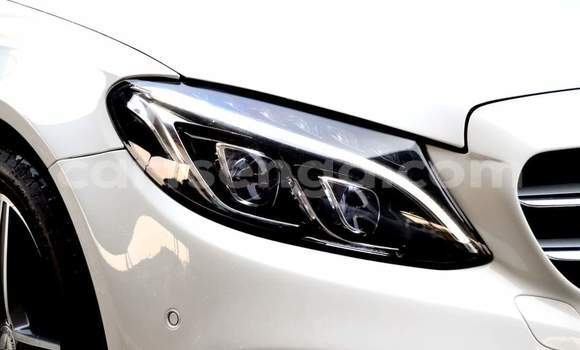 Buy Used Mercedes‒Benz C–Class White Car in Nhlangano in Shiselweni District Buy Used Mercedes‒Benz C–Class White Car in Nhlangano in Shiselweni District