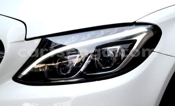 Buy Used Mercedes‒Benz C–Class White Car in Nhlangano in Shiselweni District Buy Used Mercedes‒Benz C–Class White Car in Nhlangano in Shiselweni District