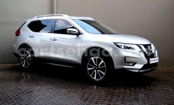 Nunua Ilio tumika Nissan X–Trail Silver Gari ndani ya Hlatikulu nchini Wilaya ya Shiselweni
