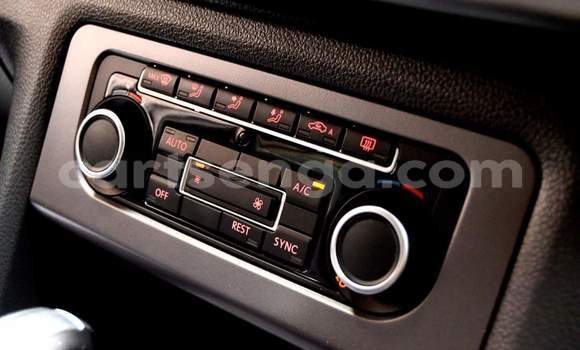 Buy Used Volkswagen Amarok Silver Car in Nhlangano in Shiselweni District Buy Used Volkswagen Amarok Silver Car in Nhlangano in Shiselweni District