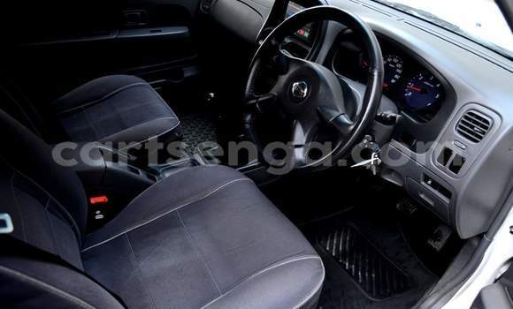 Nunua Ilio tumika Nissan NP 300 White Gari ndani ya Manzini nchini Manzini Nunua Ilio tumika Nissan NP 300 White Gari ndani ya Manzini nchini Manzini