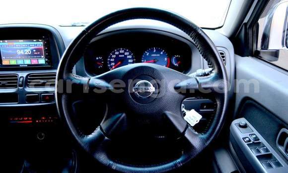 Nunua Ilio tumika Nissan NP 300 White Gari ndani ya Manzini nchini Manzini Nunua Ilio tumika Nissan NP 300 White Gari ndani ya Manzini nchini Manzini