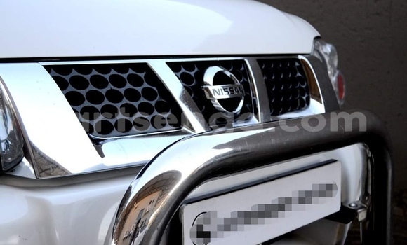 Nunua Ilio tumika Nissan NP 300 White Gari ndani ya Manzini nchini Manzini Nunua Ilio tumika Nissan NP 300 White Gari ndani ya Manzini nchini Manzini