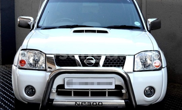 Nunua Ilio tumika Nissan NP 300 White Gari ndani ya Manzini nchini Manzini Nunua Ilio tumika Nissan NP 300 White Gari ndani ya Manzini nchini Manzini