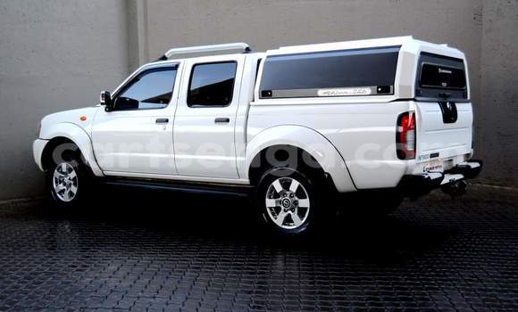 Nunua Ilio tumika Nissan NP 300 White Gari ndani ya Manzini nchini Manzini Nunua Ilio tumika Nissan NP 300 White Gari ndani ya Manzini nchini Manzini