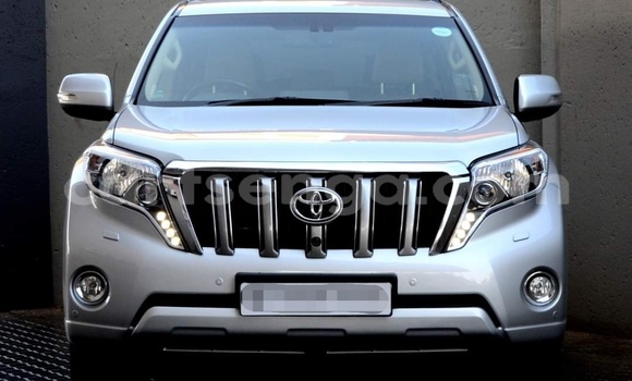 Buy Used Toyota Land Cruiser Prado White Car in Nhlangano in Shiselweni District Buy Used Toyota Land Cruiser Prado White Car in Nhlangano in Shiselweni District