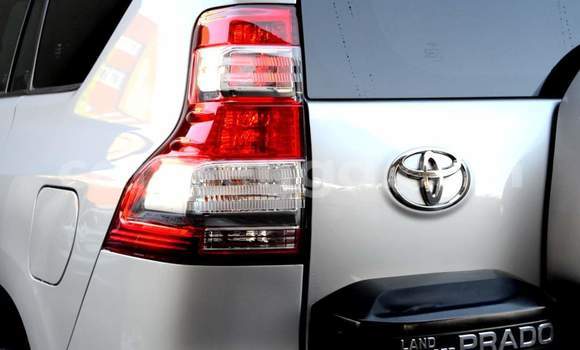 Buy Used Toyota Land Cruiser Prado White Car in Nhlangano in Shiselweni District Buy Used Toyota Land Cruiser Prado White Car in Nhlangano in Shiselweni District
