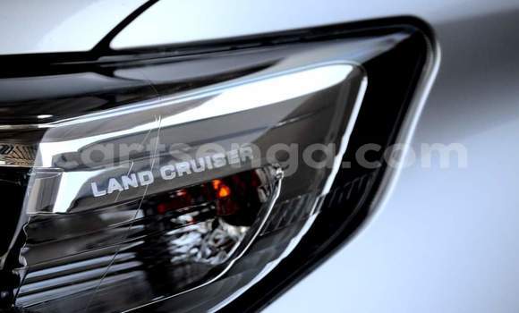 Buy Used Toyota Land Cruiser Prado White Car in Nhlangano in Shiselweni District Buy Used Toyota Land Cruiser Prado White Car in Nhlangano in Shiselweni District