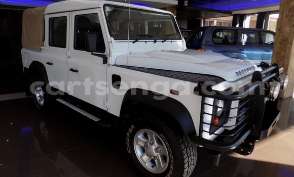 Buy Used Land Rover Defender White Car in Manzini in Manzini