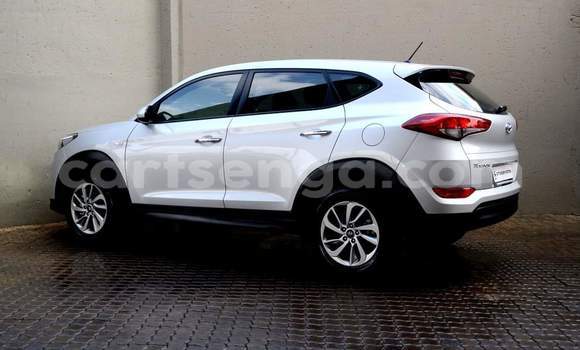 Acheter Occasion Voiture Hyundai Tucson Blanc à Mbabane, Manzini Acheter Occasion Voiture Hyundai Tucson Blanc à Mbabane, Manzini