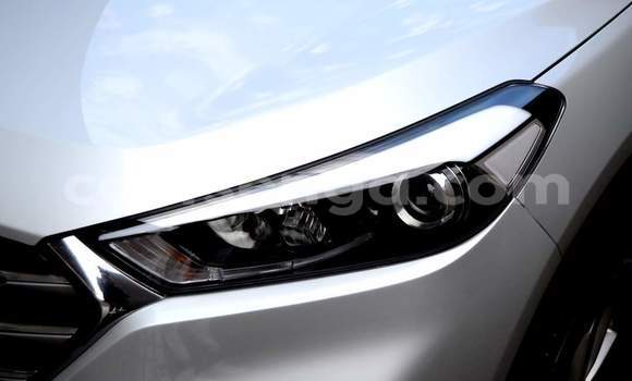 Acheter Occasion Voiture Hyundai Tucson Blanc à Mbabane, Manzini Acheter Occasion Voiture Hyundai Tucson Blanc à Mbabane, Manzini