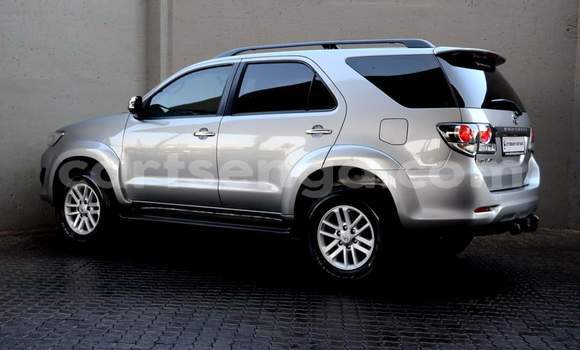 Nunua Ilio tumika Toyota Fortuner Silver Gari ndani ya Manzini nchini Manzini Nunua Ilio tumika Toyota Fortuner Silver Gari ndani ya Manzini nchini Manzini