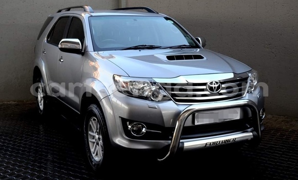 Nunua Ilio tumika Toyota Fortuner Silver Gari ndani ya Manzini nchini Manzini Nunua Ilio tumika Toyota Fortuner Silver Gari ndani ya Manzini nchini Manzini