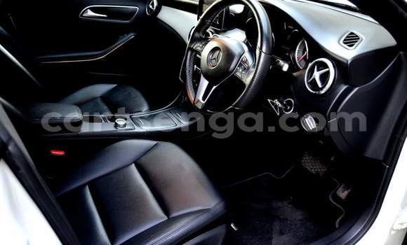 Acheter Occasion Voiture Mercedes‒Benz CLA-klasse Blanc à Mbabane, Manzini Acheter Occasion Voiture Mercedes‒Benz CLA-klasse Blanc à Mbabane, Manzini
