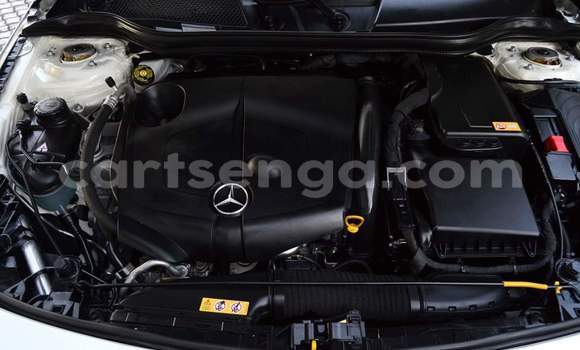 Acheter Occasion Voiture Mercedes‒Benz CLA-klasse Blanc à Mbabane, Manzini Acheter Occasion Voiture Mercedes‒Benz CLA-klasse Blanc à Mbabane, Manzini