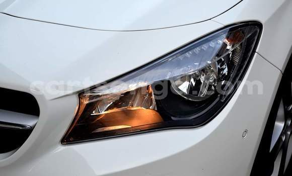 Acheter Occasion Voiture Mercedes‒Benz CLA-klasse Blanc à Mbabane, Manzini Acheter Occasion Voiture Mercedes‒Benz CLA-klasse Blanc à Mbabane, Manzini